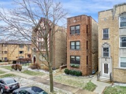 4827 Lee St, Unit Apt 3 in Skokie, IL - Building Photo