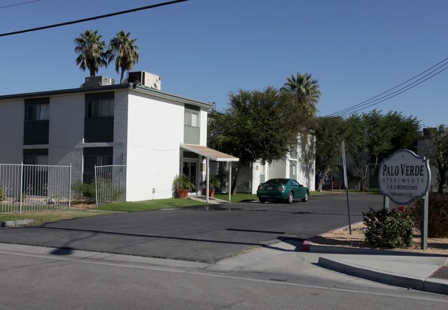 Palo Verde Apartments in Indio, CA - Building Photo - Building Photo