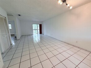 3630 SW 112th Ave in Miami, FL - Building Photo - Building Photo