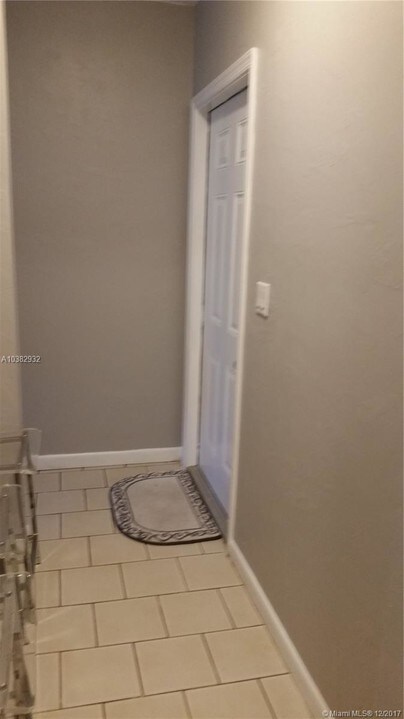 8520 SW 29th St in Miami, FL - Building Photo