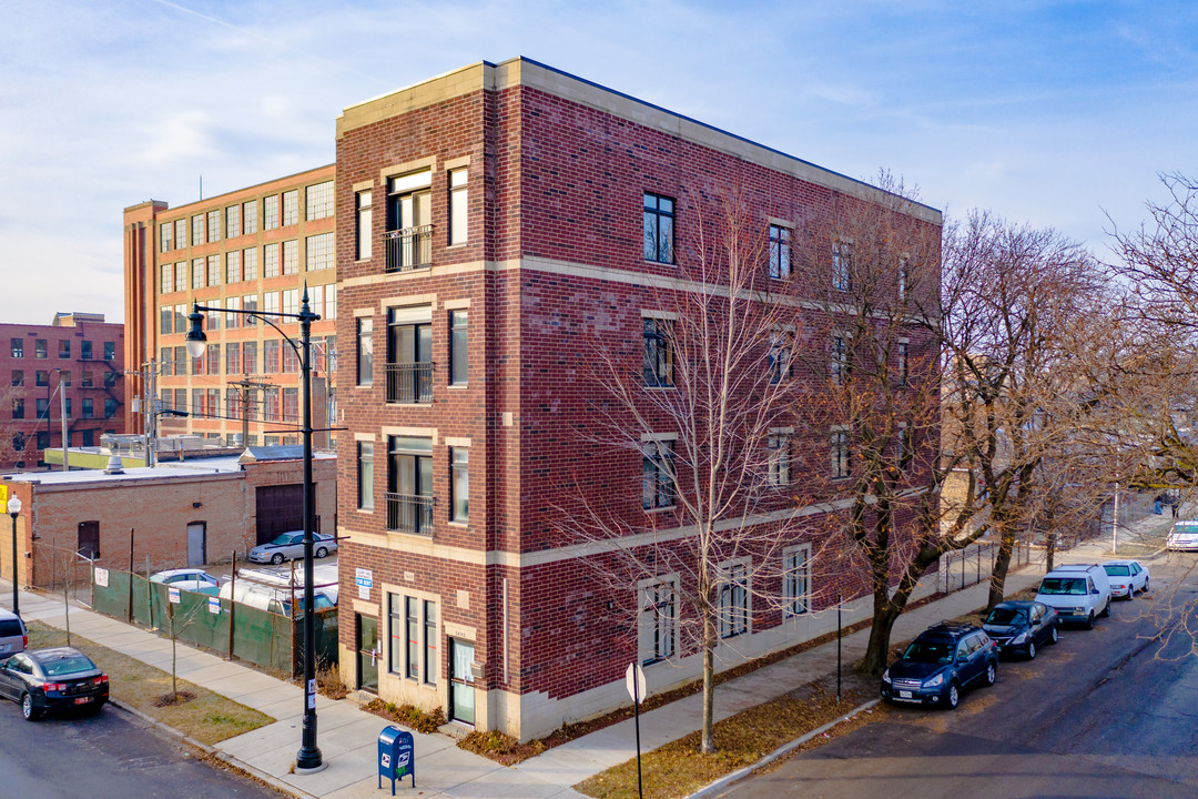 Bridgeport Mixed Use Building in Chicago, IL - Building Photo