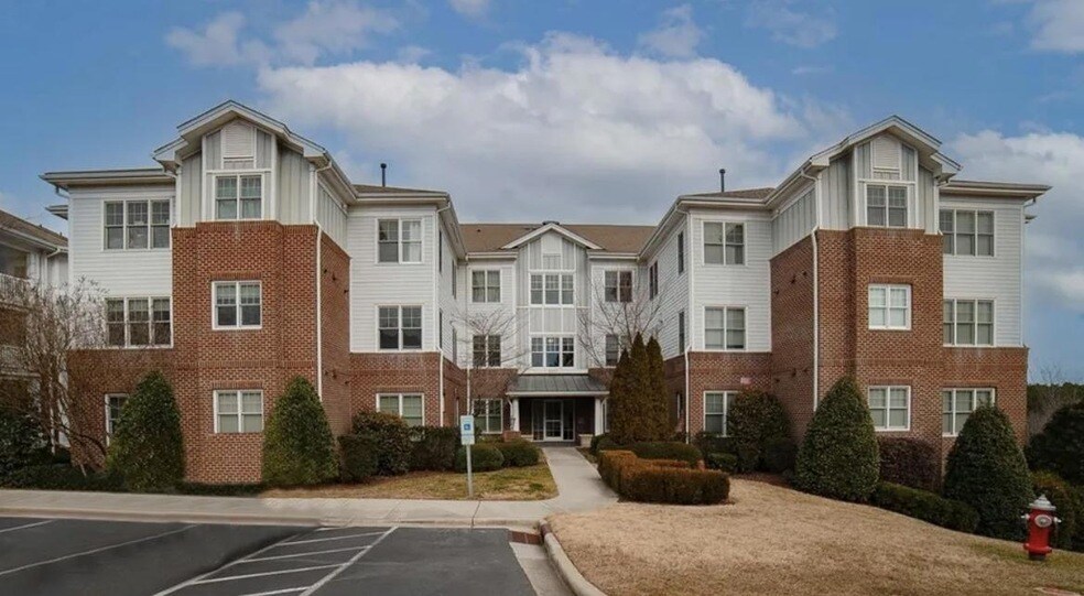 614 Waterford Lake Dr in Cary, NC - Building Photo