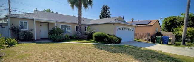 8157 Yarmouth Ave in Reseda, CA - Building Photo - Building Photo
