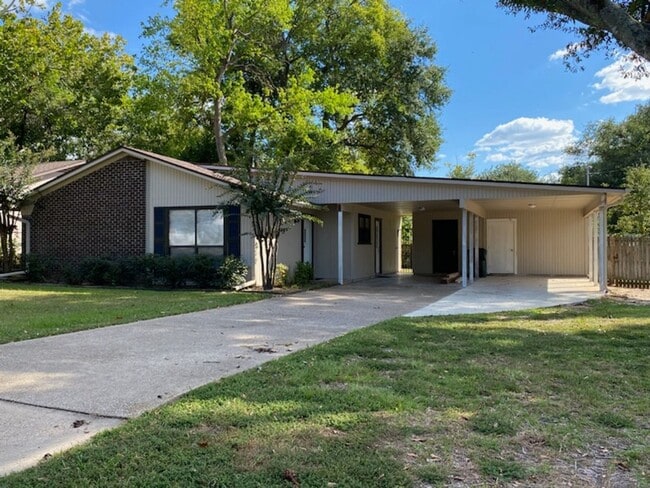 property at 2725 Amy Ln