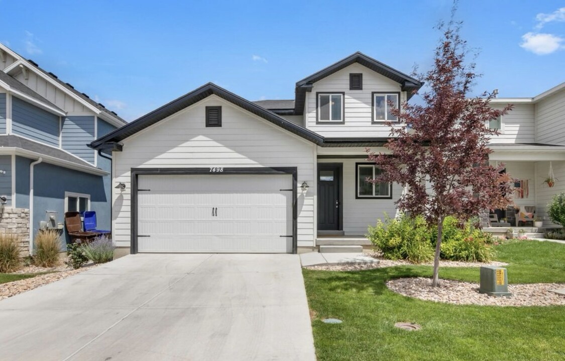 7498 N Hutch Ln in Eagle Mountain, UT - Foto de edificio