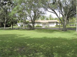 6311 Hancock Rd in Southwest Ranches, FL - Foto de edificio - Building Photo