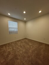 1735 Eiffel St in Lincoln, CA - Building Photo - Building Photo
