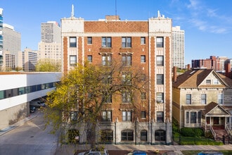5129 S Harper Ave Apartments in Chicago, IL - Foto de edificio - Building Photo