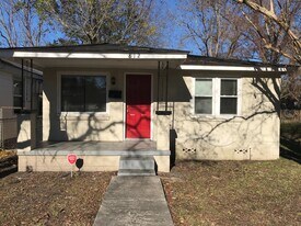 812 W 48th St in Savannah, GA - Building Photo