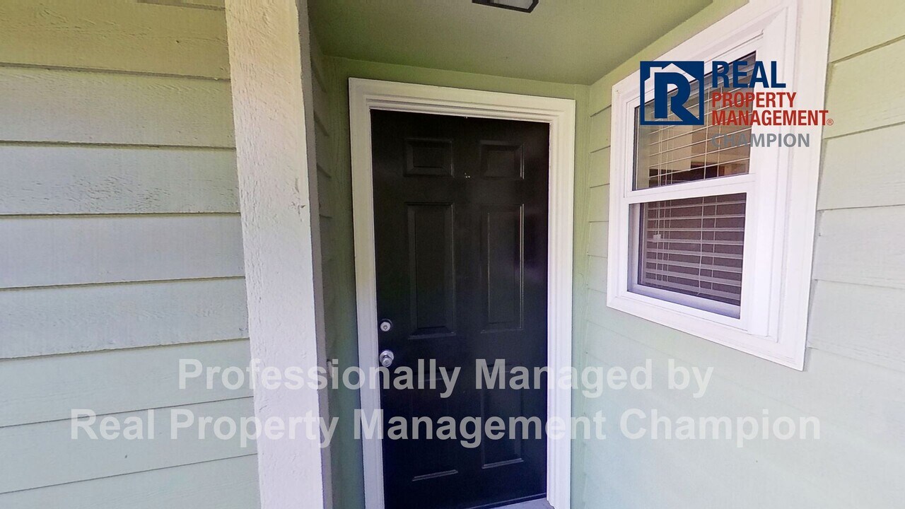 3998 Echo Farms Blvd in Wilmington, NC - Building Photo