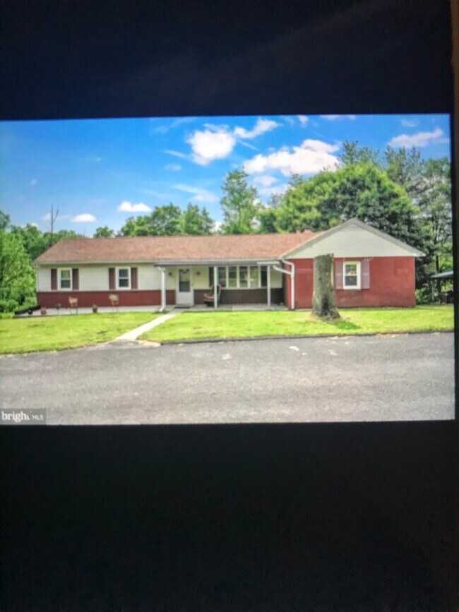 17 Racehorse Dr Rentals in Jonestown, PA