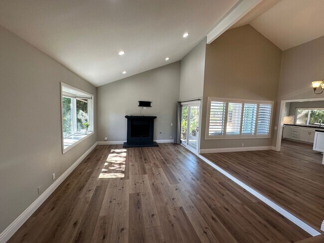 2909 Salmon River Cir in Westlake Village, CA - Building Photo - Building Photo