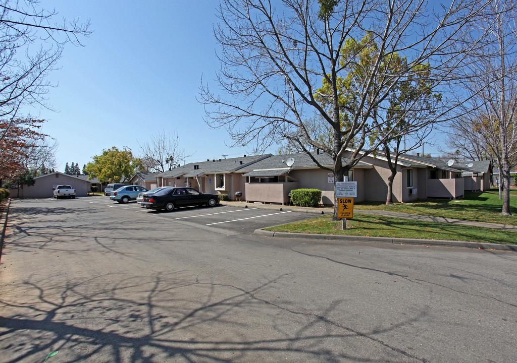 Diakonia Housing I (McGregor Commons) in Rancho Cordova, CA - Foto de edificio