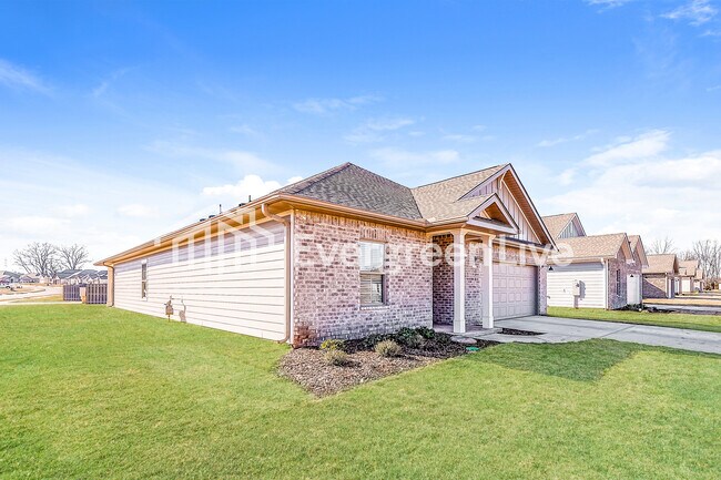 318 Pond Spg Dr in Huntsville, AL - Building Photo - Building Photo