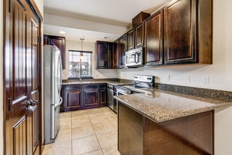 4033 S Junett St in Tacoma, WA - Foto de edificio - Building Photo