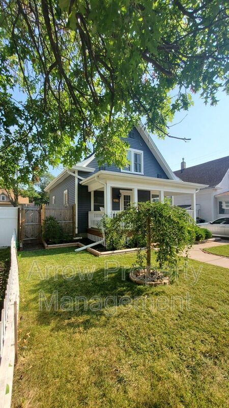 property at 2612 Y St