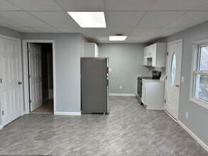 7906 Slayton Settlement Rd in Gasport, NY - Foto de edificio - Building Photo