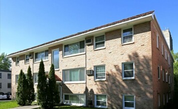 700 Como Ave in St. Paul, MN - Foto de edificio - Building Photo