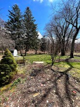 218 Charter Oak St, Unit 218 in Manchester, CT - Building Photo - Building Photo