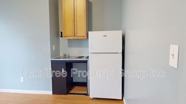 property at 1607 2nd Ave
