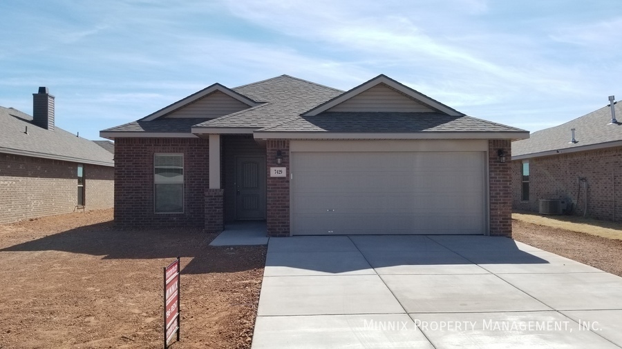 7429 104th St in Lubbock, TX - Building Photo