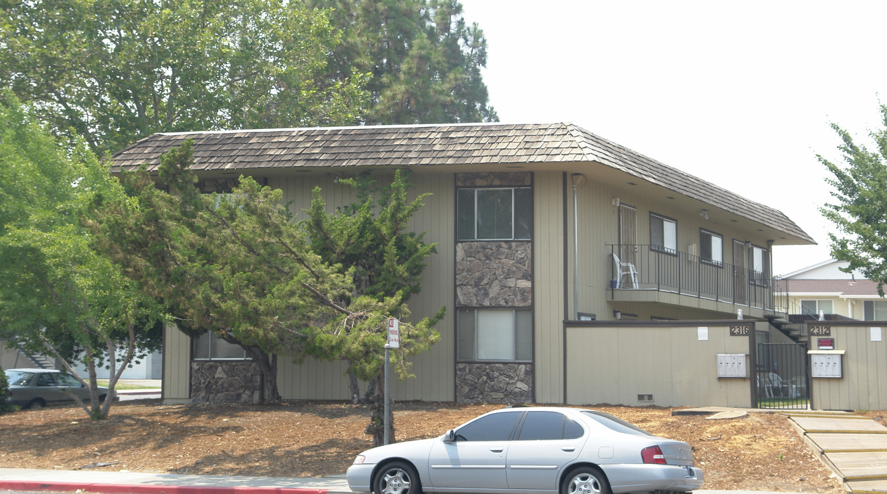 2316 L St in Antioch, CA - Building Photo