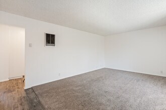 Armada Apartments in Ventura, CA - Building Photo - Building Photo