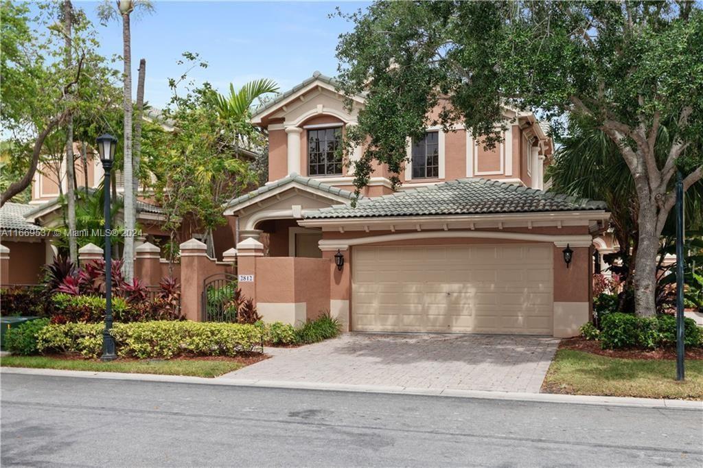 2812 Kinsington Cir in Weston, FL - Building Photo