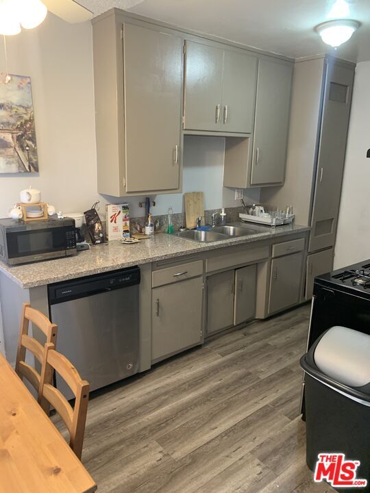 544 W 41st Dr in Los Angeles, CA - Building Photo - Building Photo