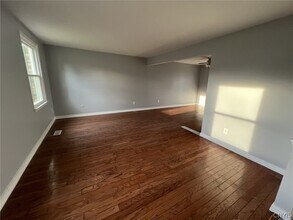 10 Echodale Ave in Baldwinsville, NY - Building Photo - Building Photo