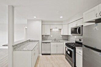 8440 W 95th St in Hickory Hills, IL - Building Photo - Building Photo