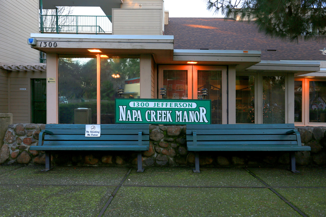 Napa Creek Manor in Napa, CA - Foto de edificio