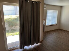 5473 Glenridge Way in Klamath Falls, OR - Foto de edificio - Building Photo