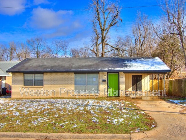 property at 1608 Magnolia Ave