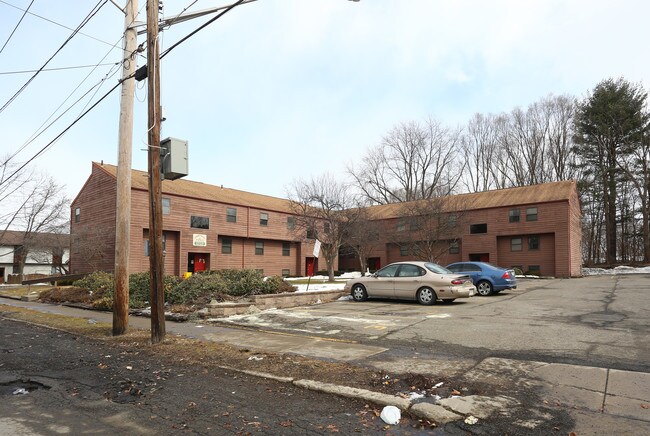 Loder Court in Endicott, NY - Foto de edificio - Building Photo