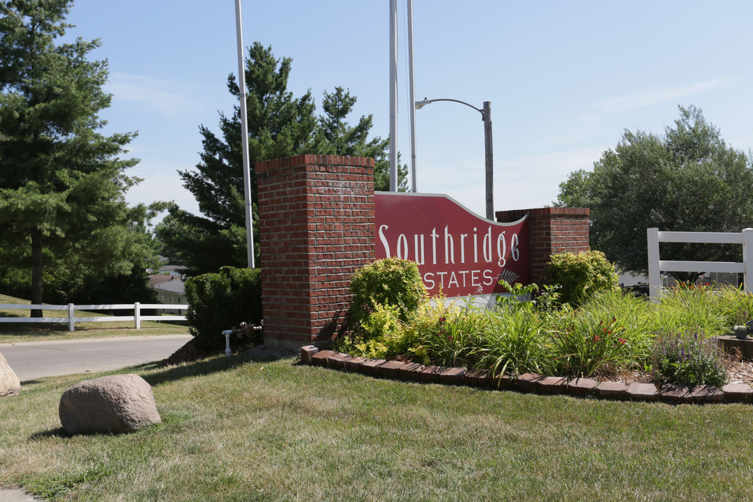 Southridge Estates in Des Moines, IA - Foto de edificio