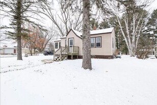 801 Lake View Dr in Wausau, WI - Building Photo