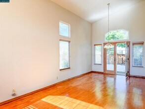 115 Bermuda Ct in Hercules, CA - Building Photo - Building Photo