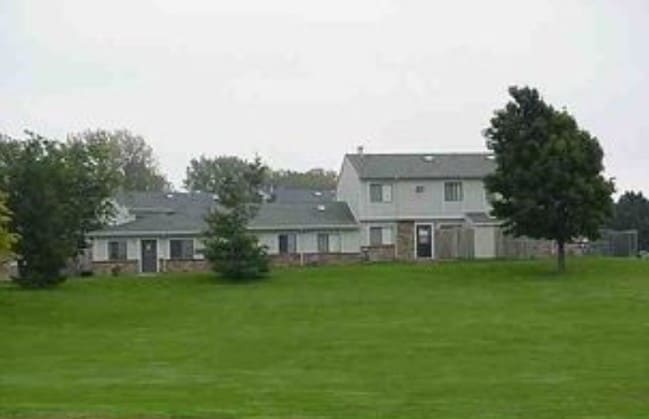 Le Mars Estates in Le Mars, IA - Foto de edificio - Building Photo
