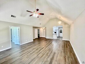 213 Bayside Dr in Warner Robins, GA - Building Photo - Building Photo