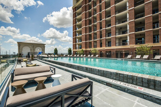 The Ivy Park Place in Houston, TX - Building Photo - Building Photo