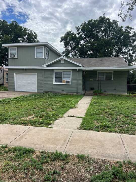 925 S Lamar St in Amarillo, TX - Building Photo