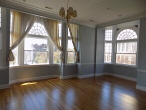 22 Beacon St, Unit 3 in Boston, MA - Building Photo - Building Photo