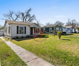 2712 Lyle Ave in Waco, TX - Building Photo - Building Photo