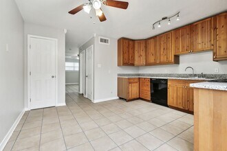 904 St Julien Dr in Kenner, LA - Building Photo - Building Photo