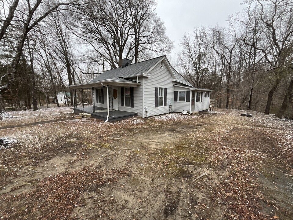 1305 1st St in Eden, NC - Building Photo