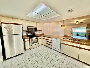 18308 Aintree Ct in Tampa, FL - Building Photo - Building Photo