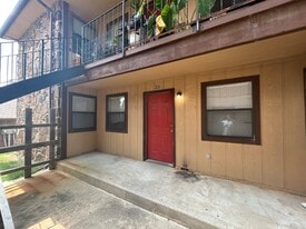 723 N Vinita Ave in Tahlequah, OK - Building Photo