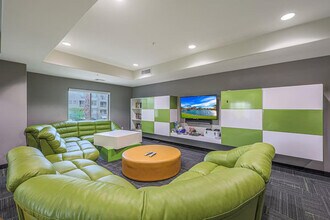 5450 E Deer Valley Dr in Phoenix, AZ - Building Photo - Building Photo