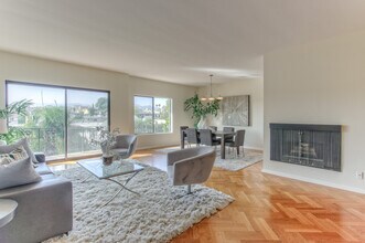 11928 Kiowa Ave in Los Angeles, CA - Building Photo - Building Photo